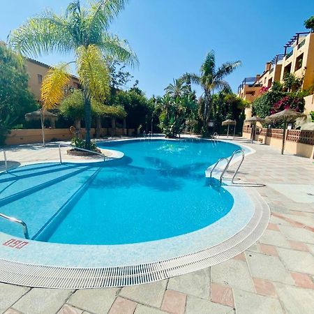 Oasis Apartment Міхас Екстер'єр фото