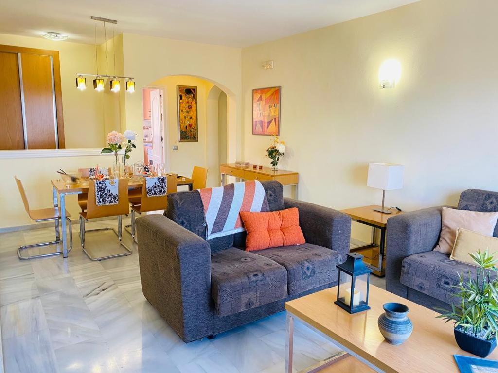 Oasis Apartment Міхас Екстер'єр фото