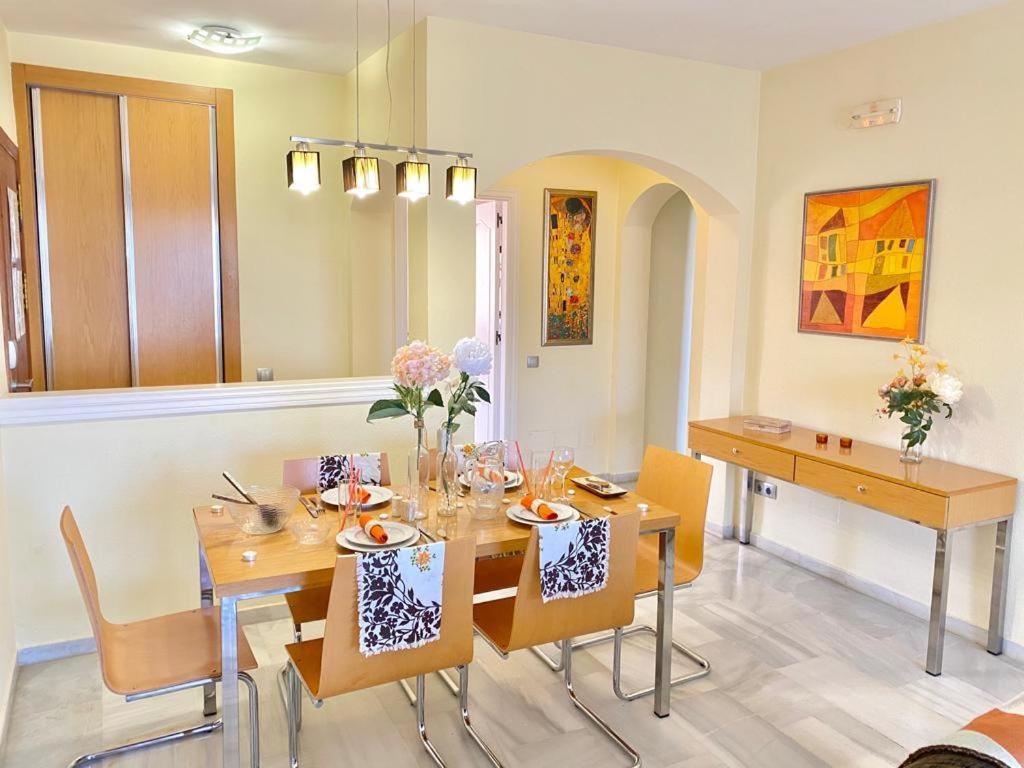 Oasis Apartment Міхас Екстер'єр фото