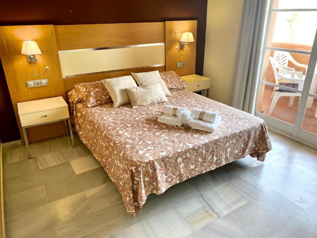 Oasis Apartment Міхас Екстер'єр фото